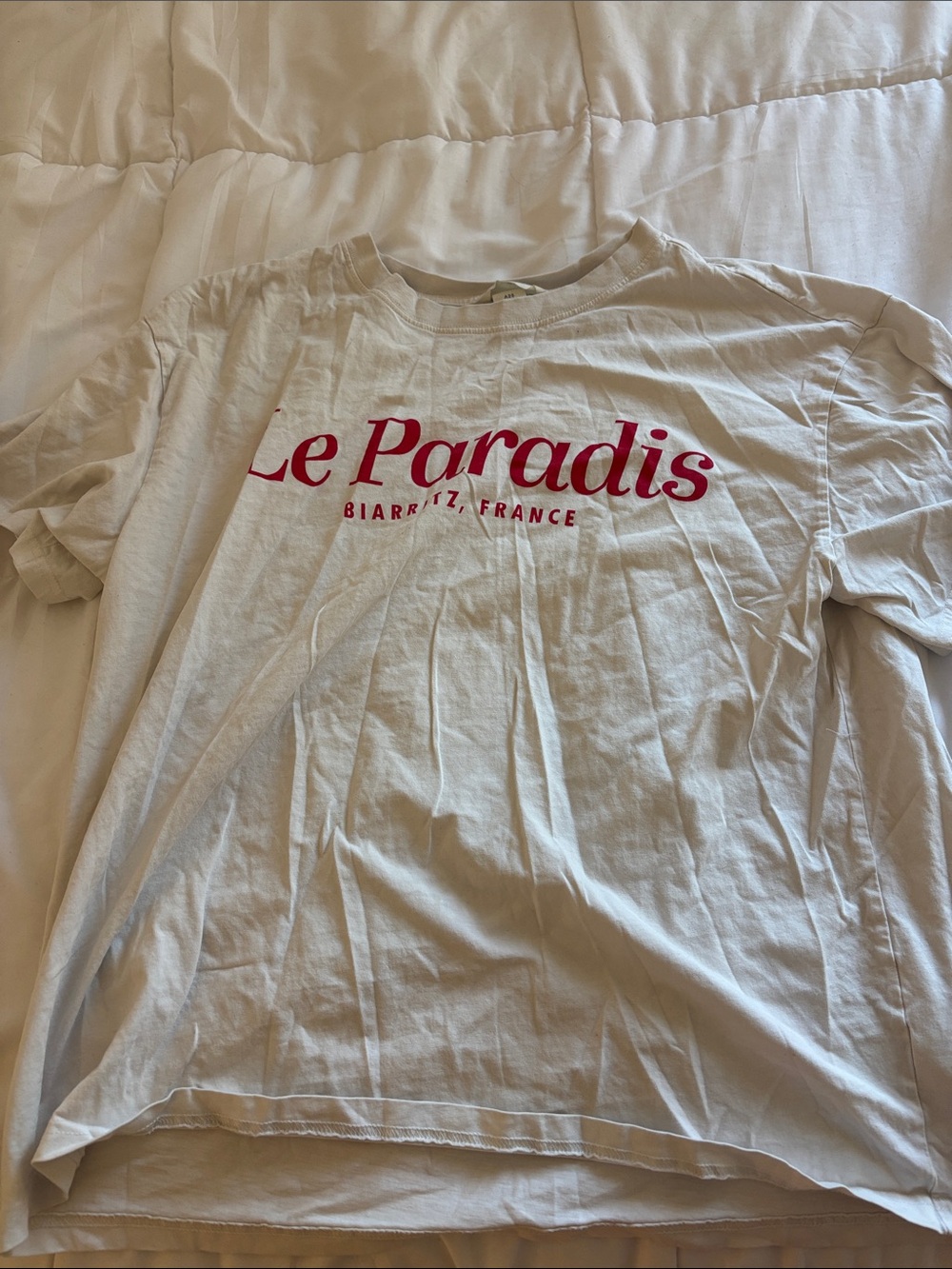 H&M White Tee with Red 'Le Paradis' Graphic